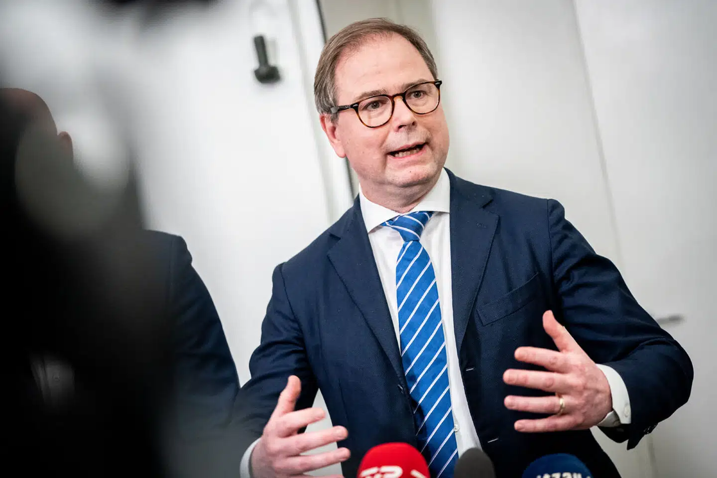 Finansminister Nicolai Wammen (S) kan glæde sig over, at pengene strømmer ind. De foreløbige tal for den såkaldte DAU-saldo viser et langt større overskud for 2022 end året før. DAU-saldoen er ikke lig med de samlede offentlige finanser, men den er et godt fingerpeg om, hvordan det kommer til at gå.