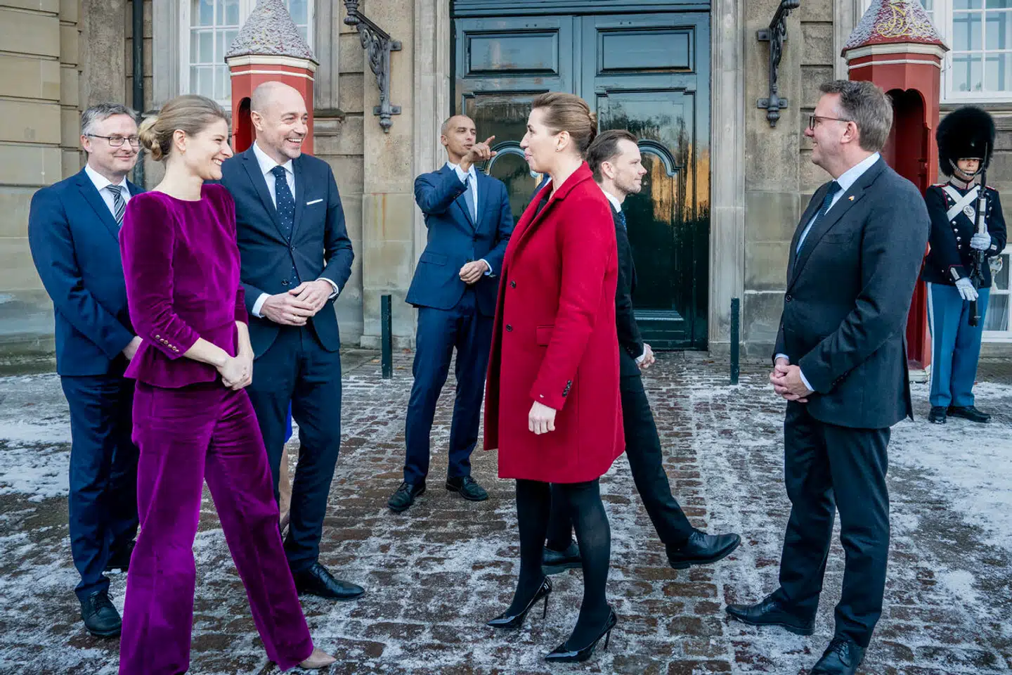 Halvanden måned er der gået, siden regeringen blev dannet. Især afskaffelsen af store bededag har sendt den til tælling.
