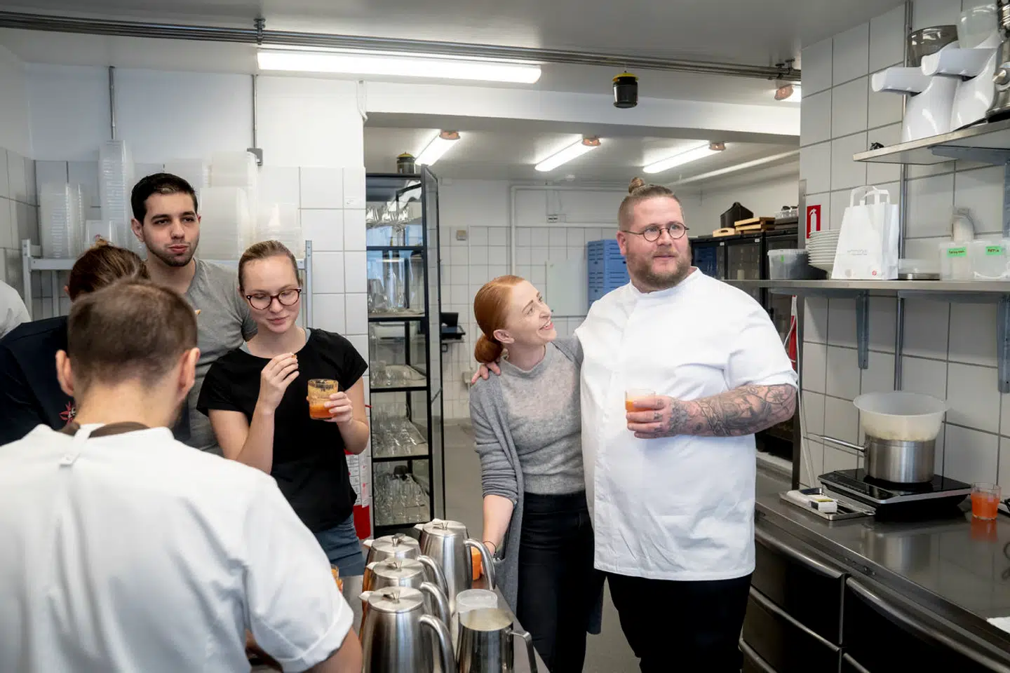 Eric og Tina Vildgaard i køkkenet i 2020.