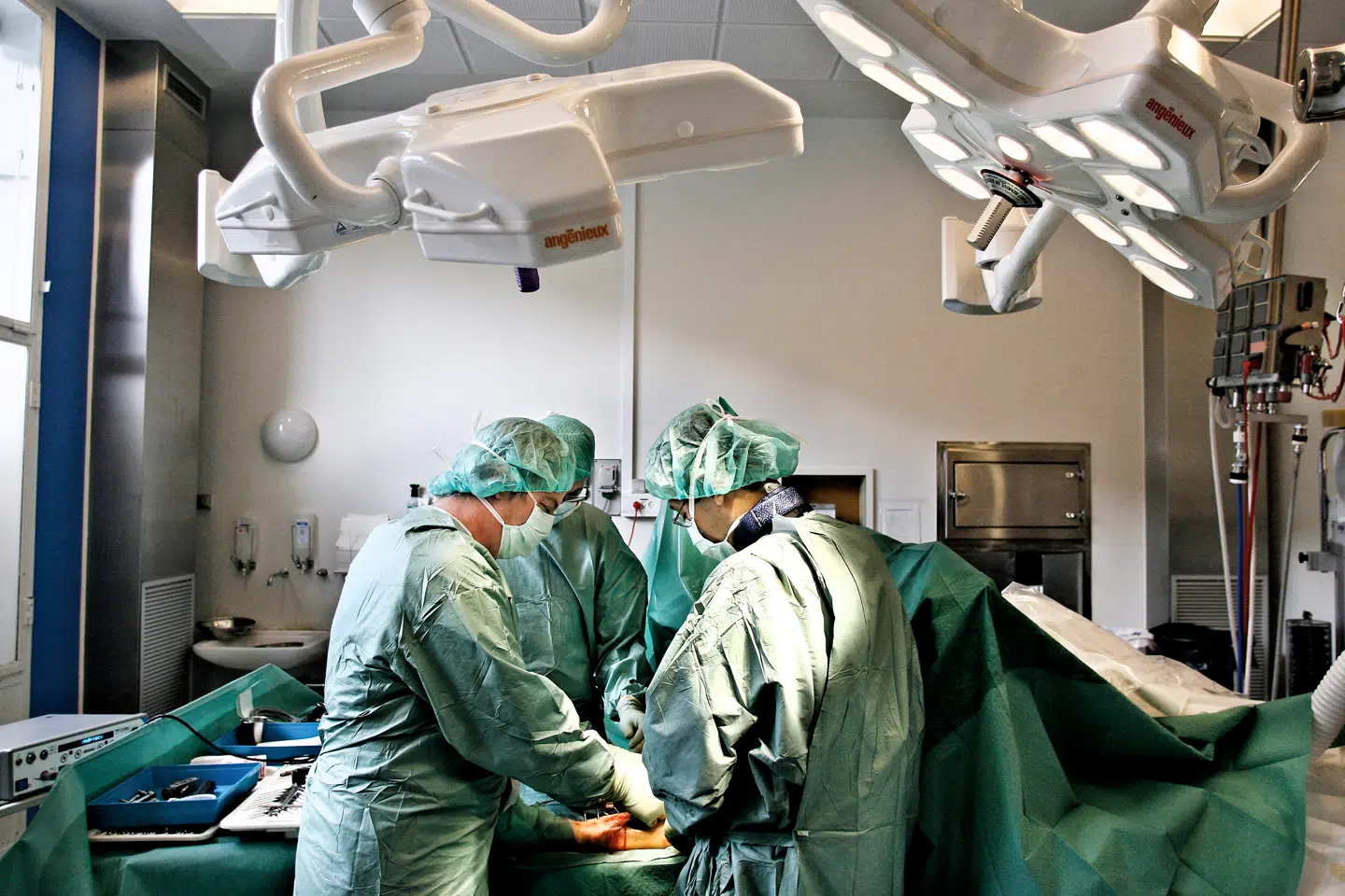 Antallet af skattebetalte operationer på privathospitaler er steget markant de senere år. I 2021 blev der foretaget 111.161 operationer på privathospitaler, hvilket er rekordmange, og tallet for 2022 ventes at være endnu højere. Regeringen er indstillet på at fastholde det høje niveau, lyder meldingen nu fra sundhedsministeren. Arkivfoto: