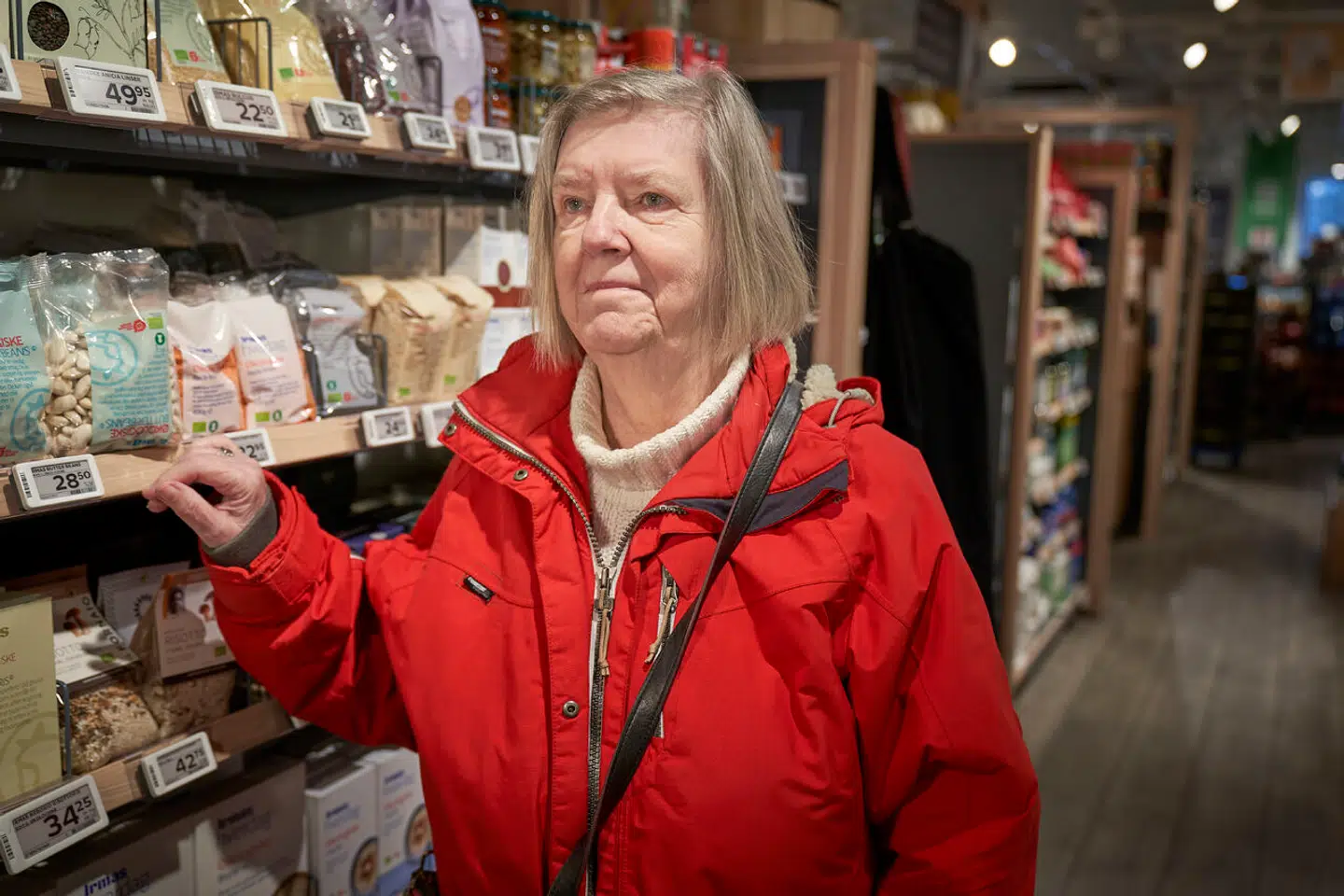 Anni Toska har handlet i den lokale Irma-butik siden 1987. Det var et hårdt slag for hende, da sønnen overbragte nyheden om Irmas nedlæggelse.