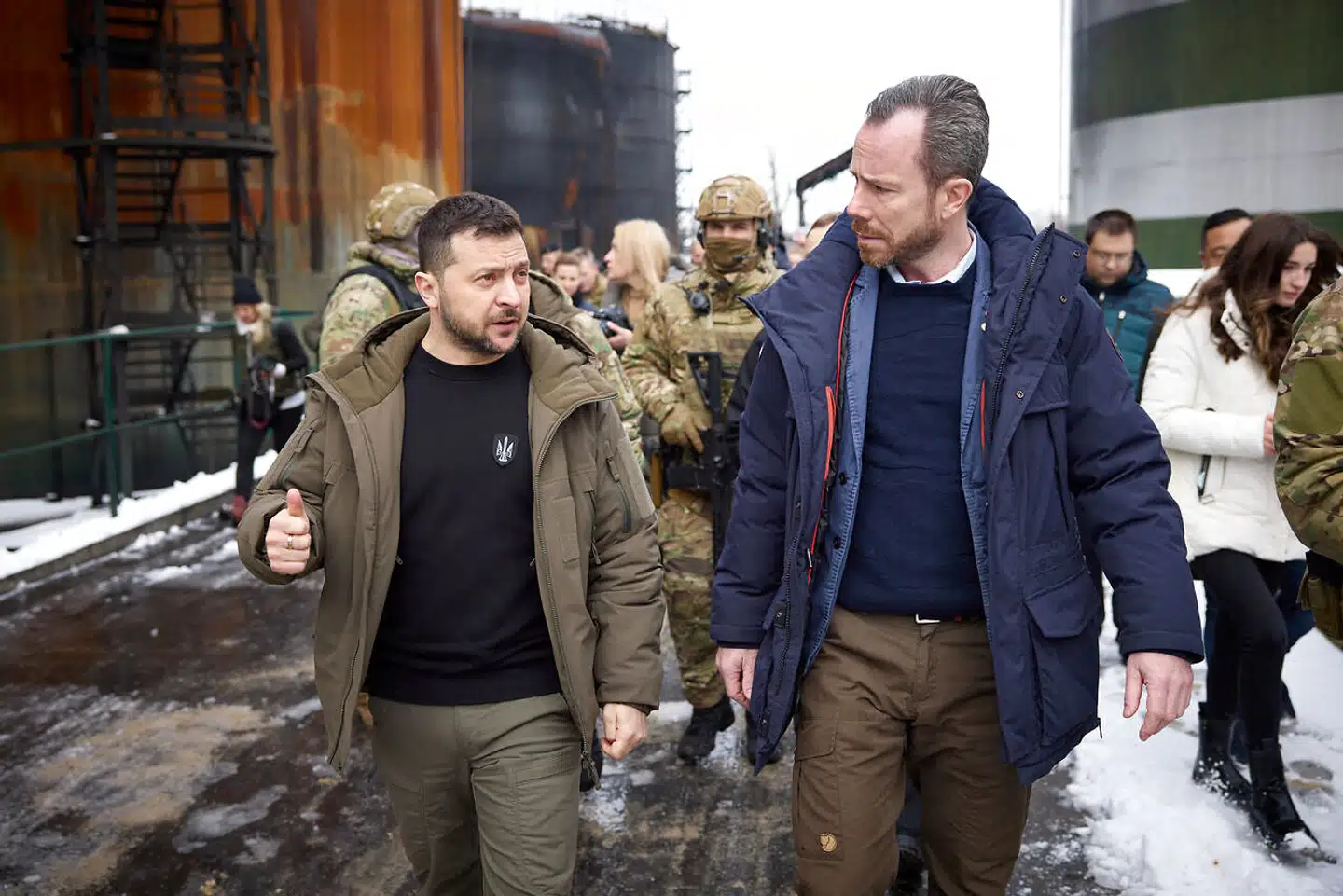 Ukraines præsident, Volodymyr Zelenskyj, taler med forsvarsminister Jakob Ellemann-Jensen under et dansk besøg i Mykolajiv.