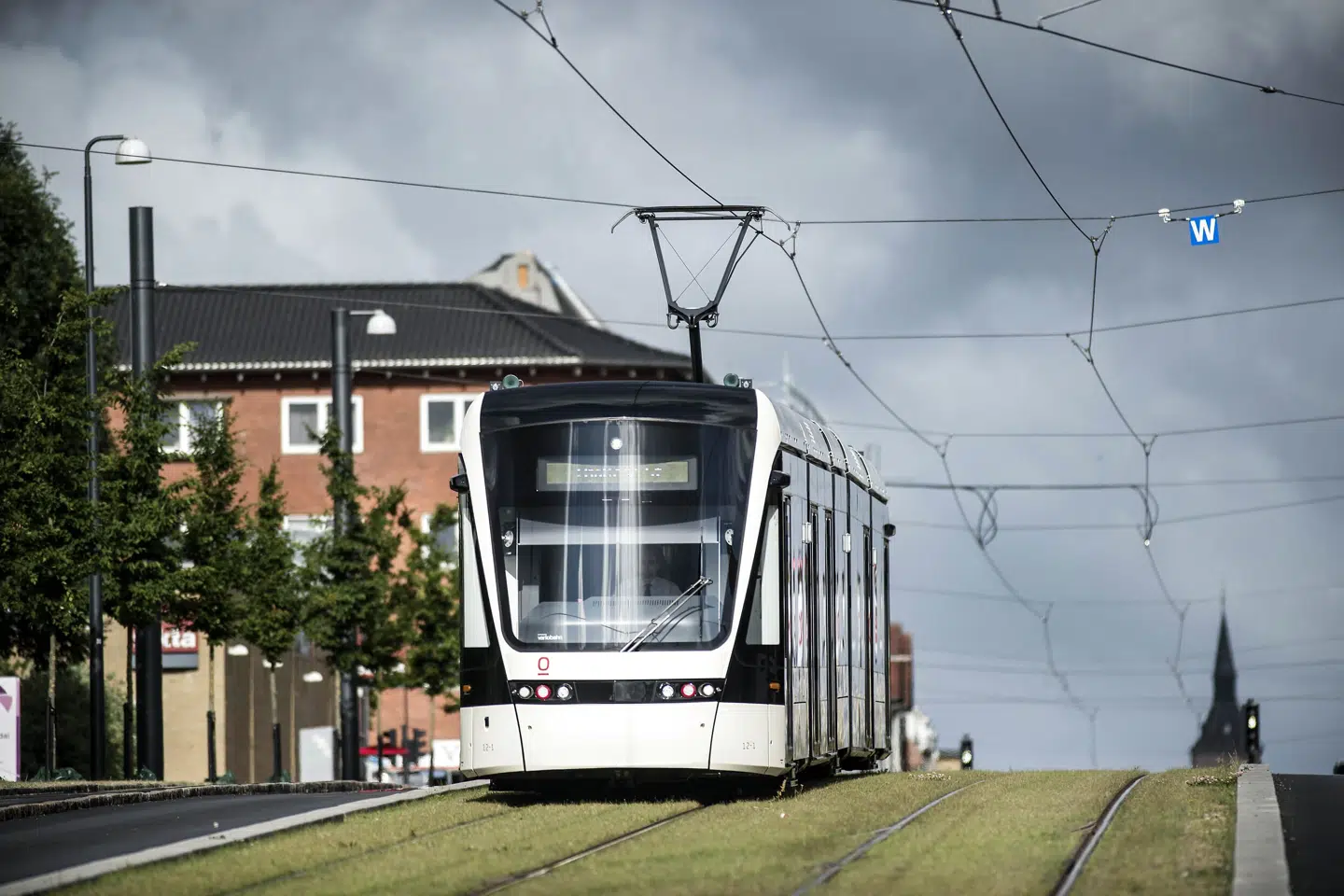 Letbanen i Odense kører igen efter et sammenstød med en bilist mandag. (Arkivfoto) Tim Kildeborg Jensen/Ritzau Scanpix
