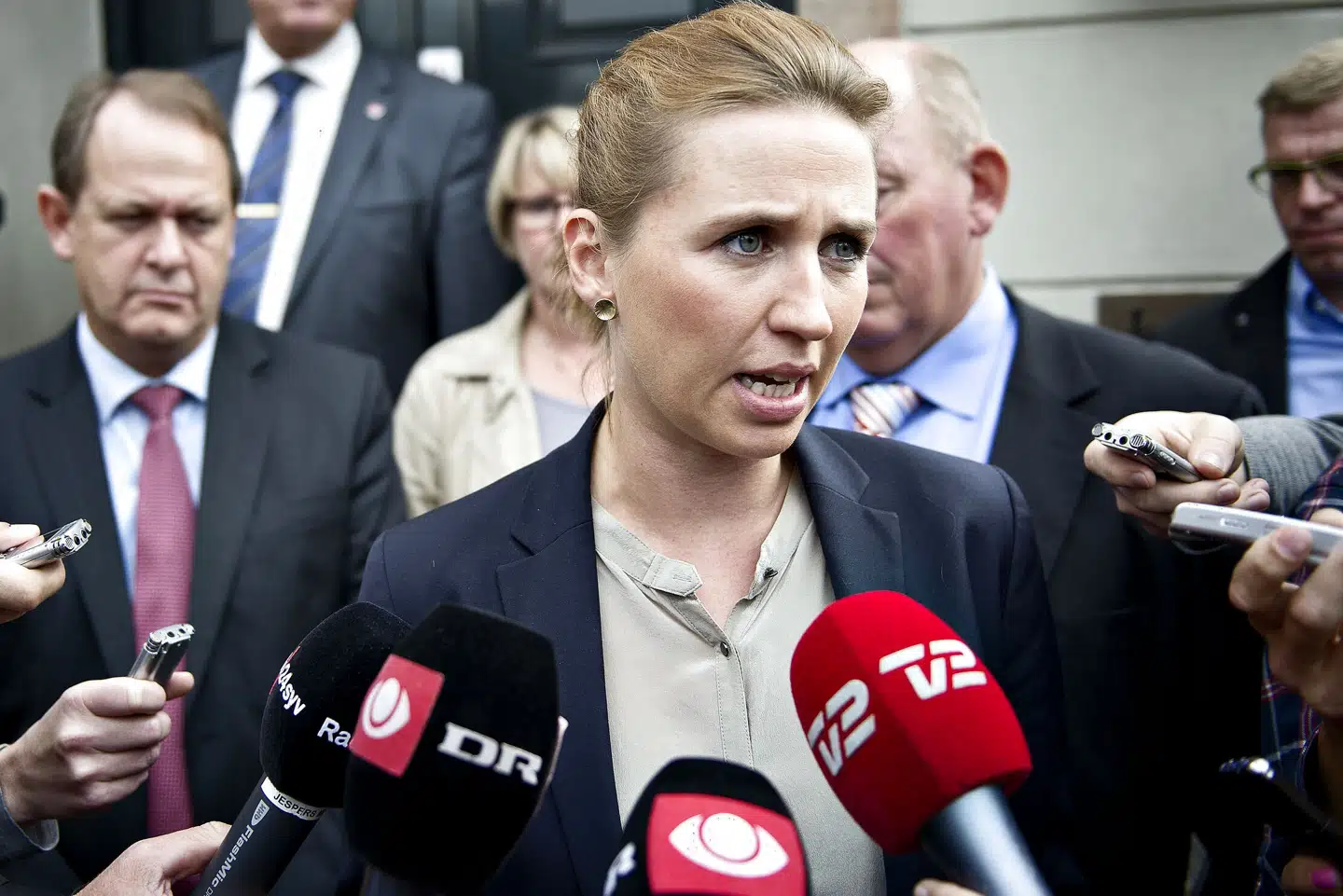 I 2012 kaldte daværende beskæftigelsesminister Mette Frederiksen (S) trepartsaftaler for en unik dansk tradition. Hun ses med parterne på billedet. Torkil Adsersen/Ritzau Scanpix