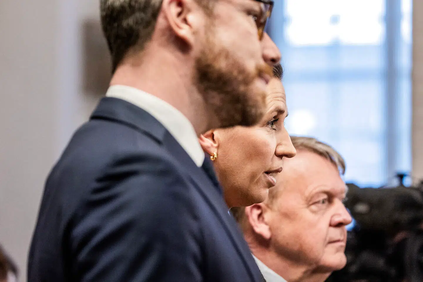 Det undrer Steffen Larsen, at »den såkaldte ambitiøse regering over midten som det første griber til at tage endnu mere fra dig, end du allerede skal aflevere til staten.«