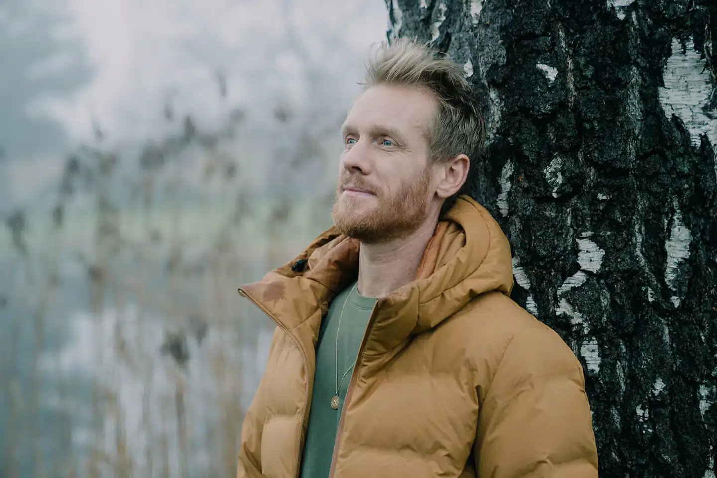 Den nye vært i tv-programmet »Kender Du Typen« på DR1, Tobias Hansen, arbejdede på et skiresort, da hans liv ændrede sig radikalt.