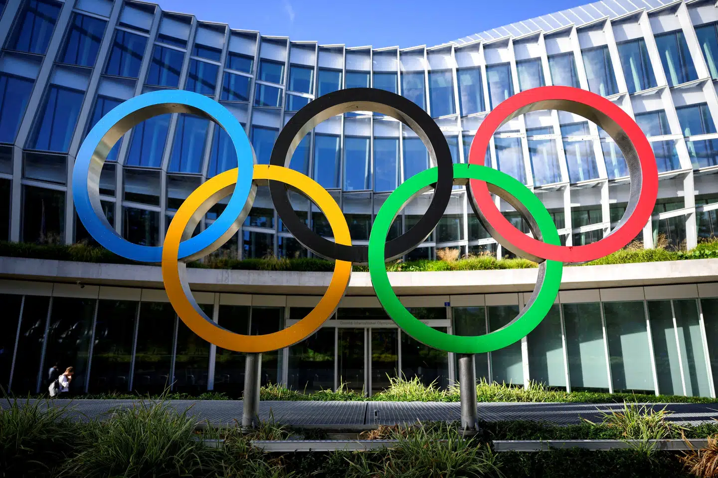 IOC overvejer nu tiltag for at lade russere og hviderussere deltage ved OL i Paris næste år. (Arkivfoto). Pool/Reuters