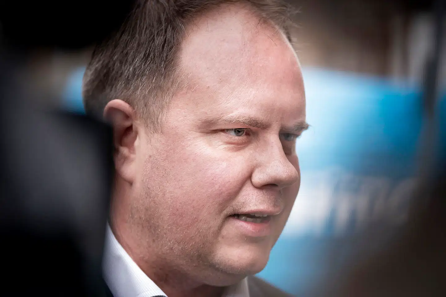 »Når danske politikere svigter det danske forsvar, så viser historien, at det er det samme som at svigte Danmark og danske interesser. Det er på tide, at realiteterne indfinder sig på Christiansborgs gange,« skriver Martin Henriksen.