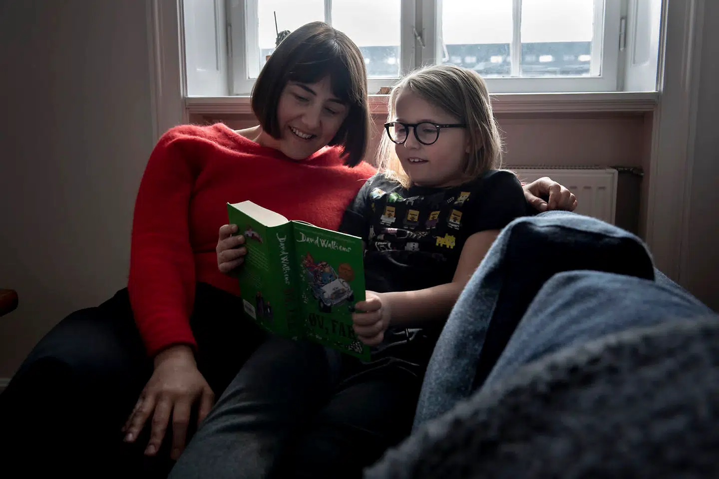 Familievejleder Lola Jensen mener, at det er vigtigt, at man som forældre hjælper børn med at få gode vaner i en tidlig alder – også når det gælder lektierne.