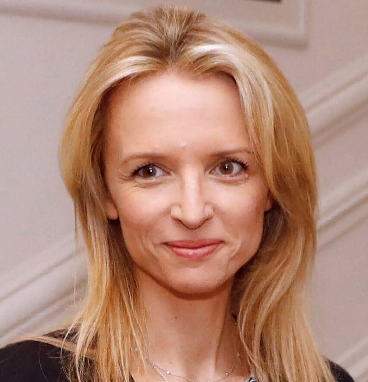Christian Diors nye topchef, Delphine Arnault, siges på mange måder at være sin fars datter. Hun har gået i en hård skole for at vise, hvad hun kan.