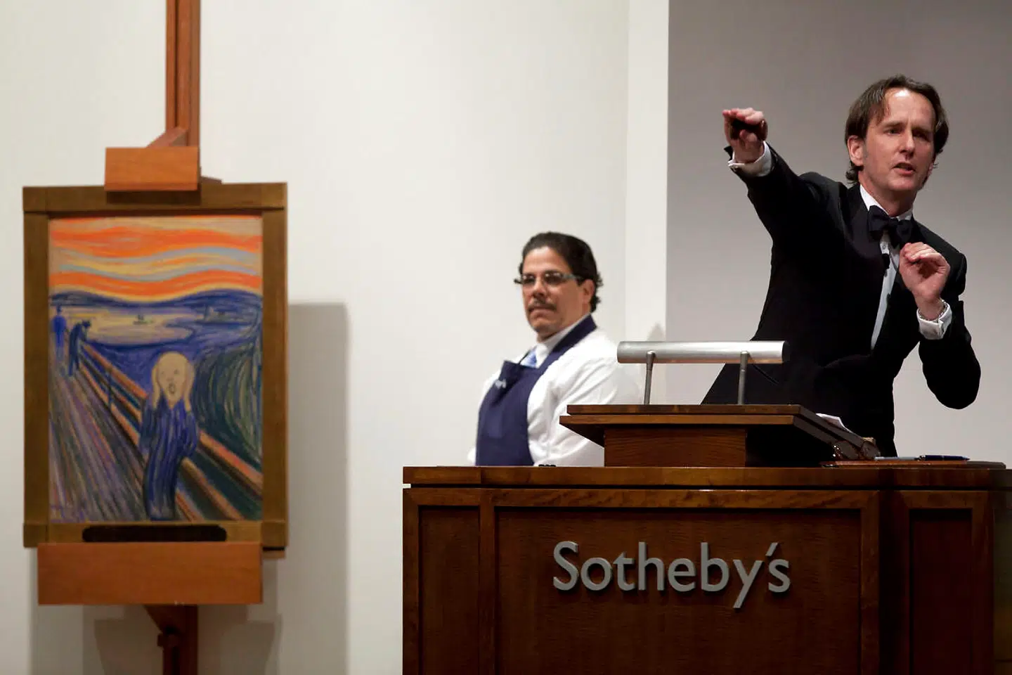 I 2012 blev en udgave af Edvard Munchs ikoniske »Skriget« solgt for 119,9 millioner dollar hos Sotheby's i New York. Sælgeren var den norske forretningsmand Petter Olsen, som brugte pengene til et museum ved Oslo. Arkivfoto: Andrew Burton/Reuters/Ritzau Scanpix