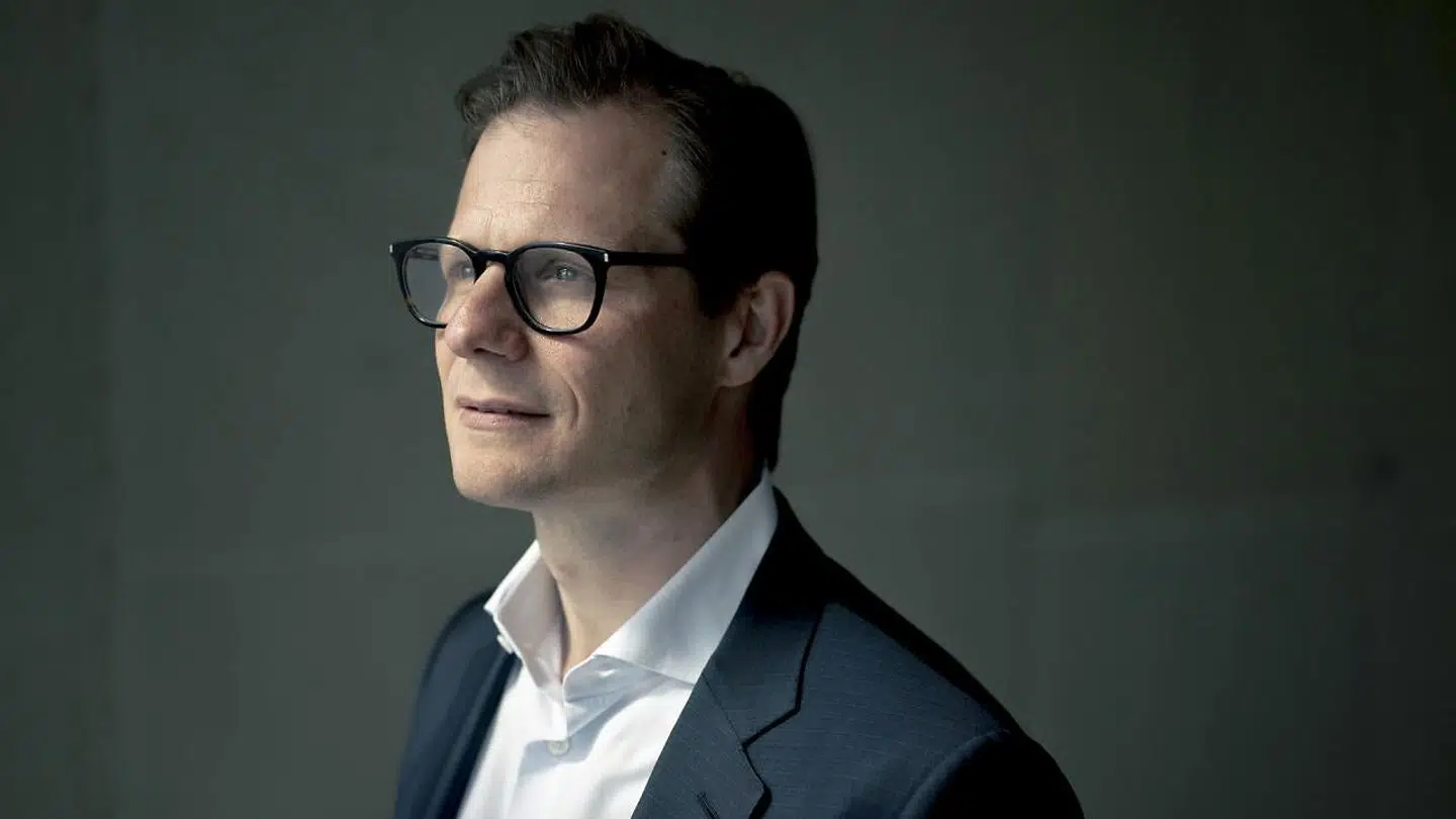 Carsten Egeriis er øverste chef i direktionen i Danske Bank. Her sidder i øjeblikket seks mænd og to kvinder, men snart bliver forskellen i kønsfordelingen større.