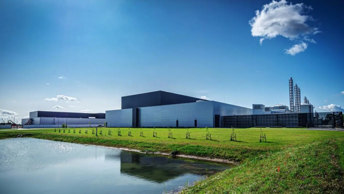 I Danmark er en milliarddyr udvidelse af Facebooks datacenter i Odense (billedet) blevet droppet som led i den store spareplan, som lukker Facebooks norske salgskontor.