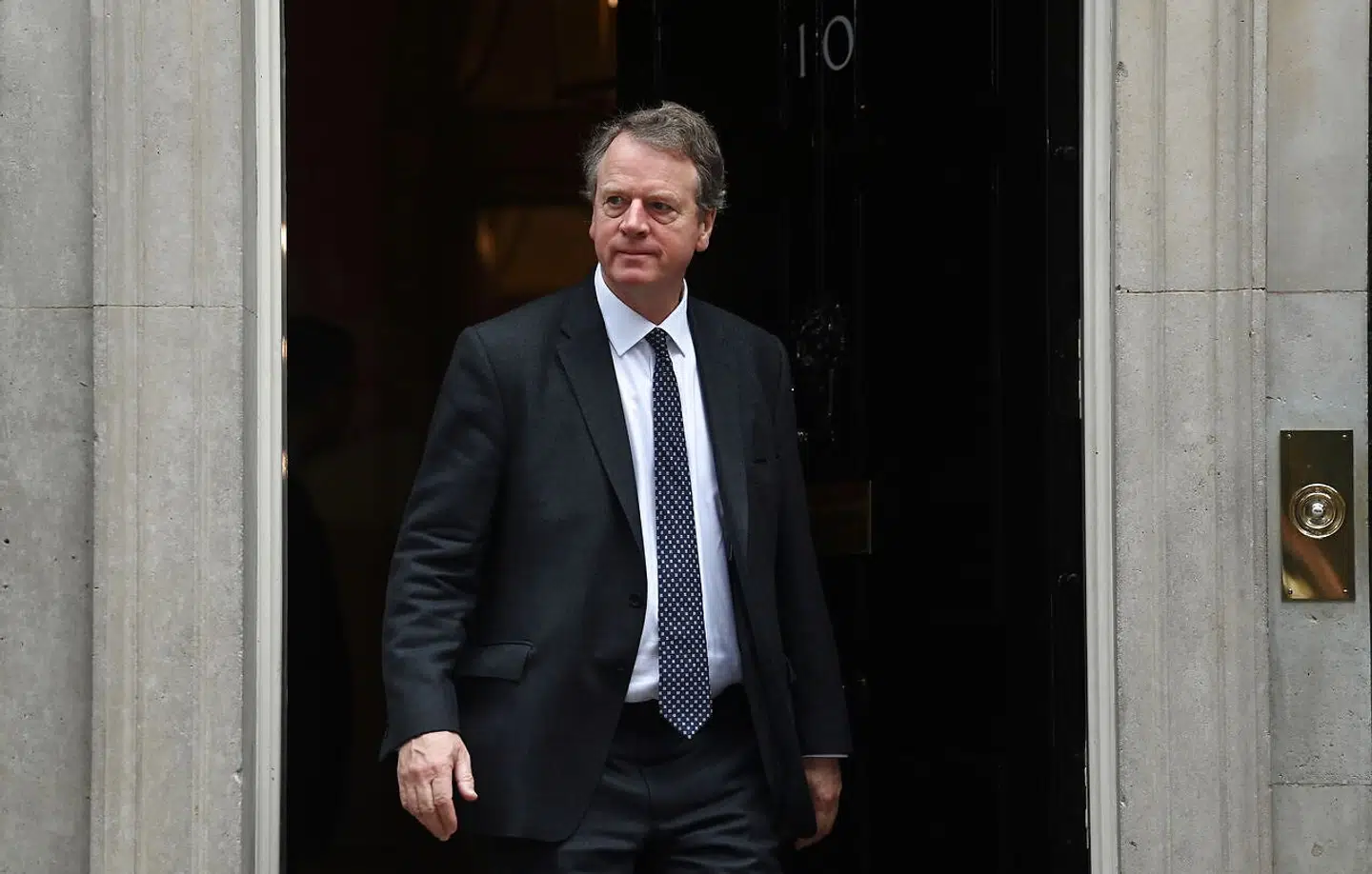 Alister Jack, der er minister for Skotland i den britiske regering i London, siger, at han frygter, at den skotske lov, hvis den indføres, vil gøre det lettere for folk at ændre deres legalt anerkendte køn, hvilket vil få negativ indflydelse på ligestilling i England, Skotland og Wales.