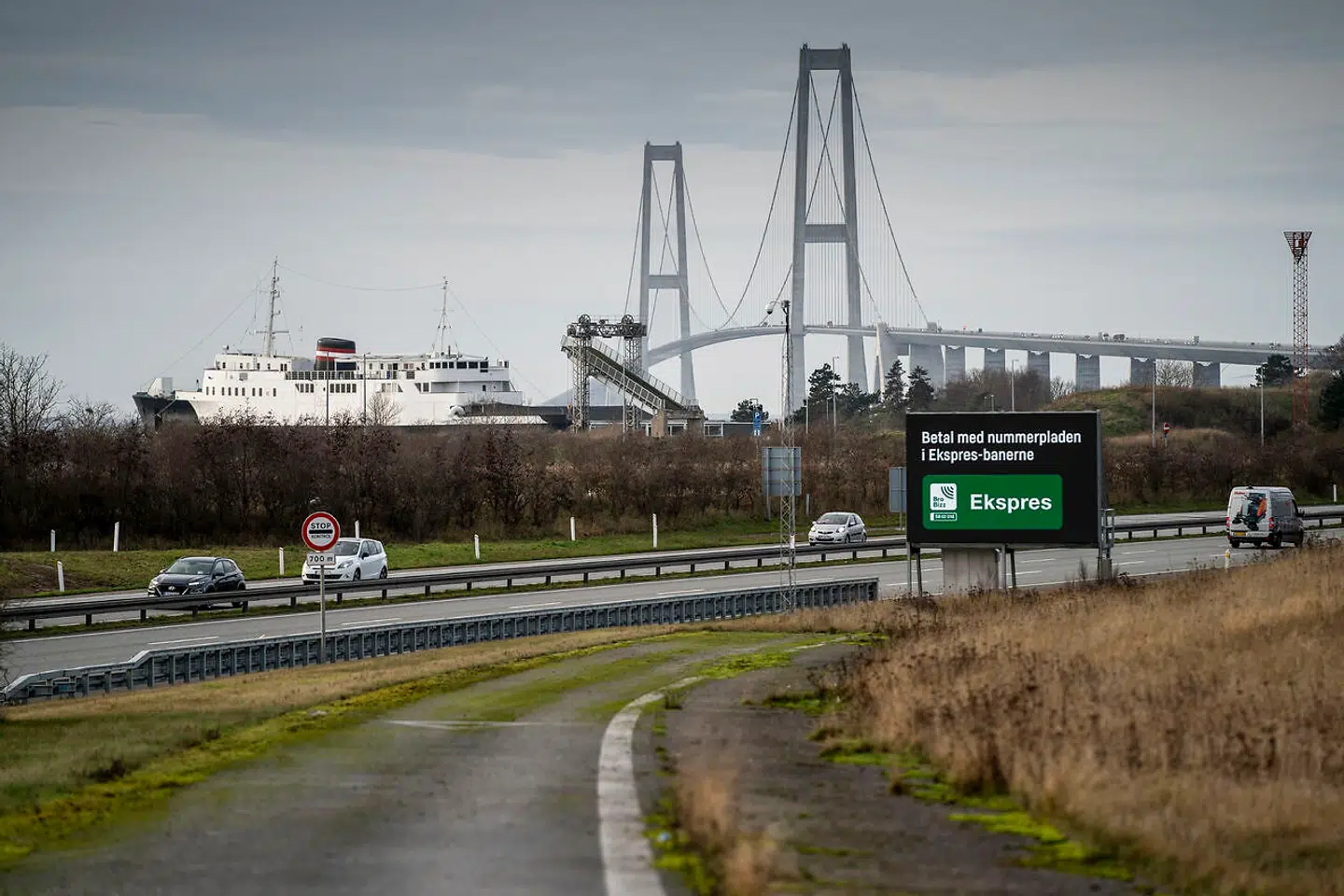 Sund & Bælt opfordrer på sin hjemmeside til, at man tjekker om ens køretøj kan betegnes som et vindfølsomt køretøj (arkivfoto).