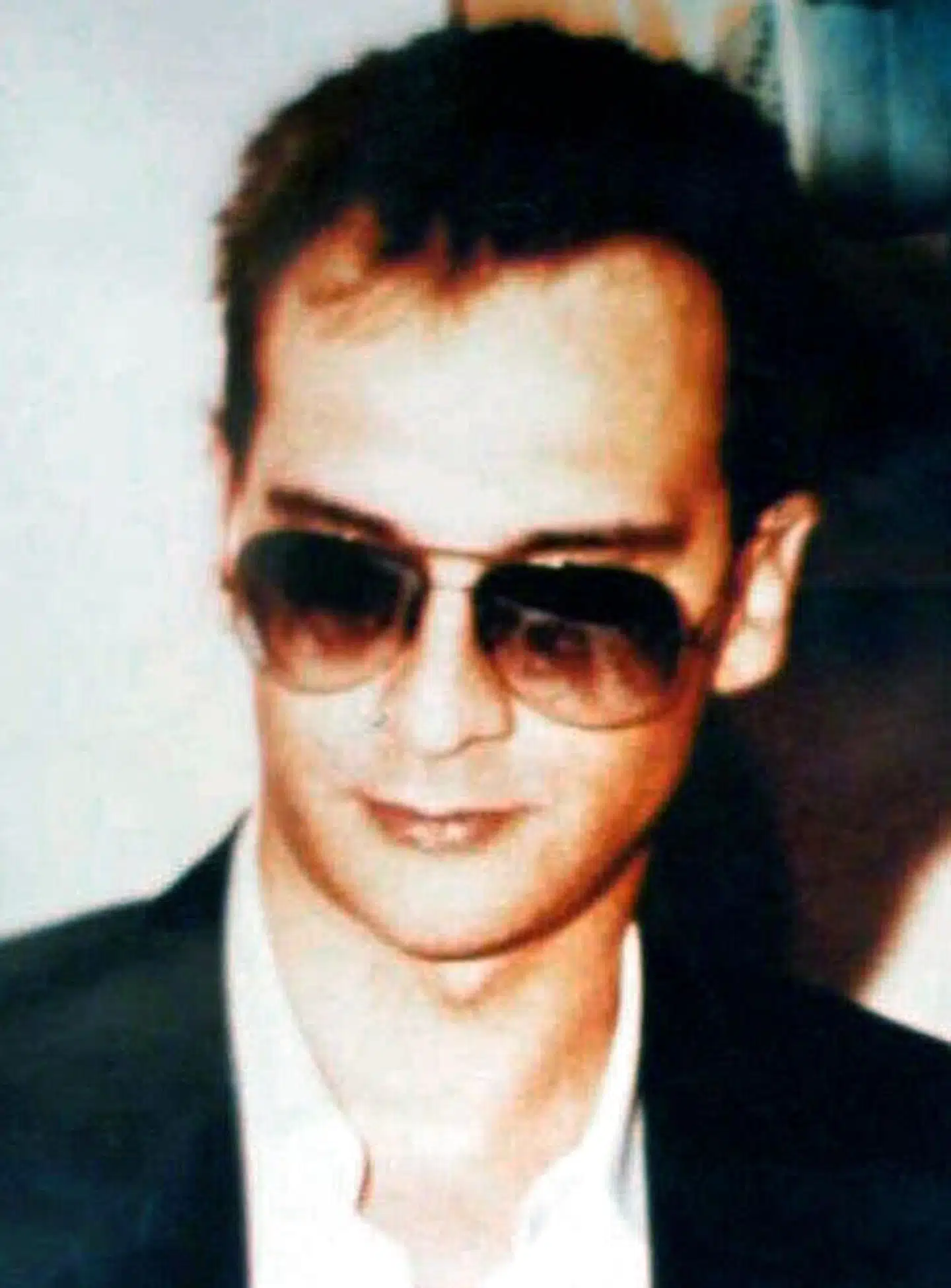 Matteo Messina Denaro var allerede som stor teenager et fremtrædende medlem af den berygtede Corleone-klan. Han blev eftersøgt i 1993 og har levet halvdelen af livet under jorden.
