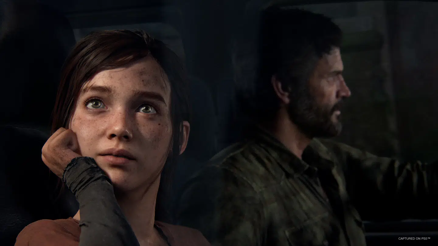 Sådan tager Ellie og Joel sig ud i den moderniserede udgave af computerspillet »The Last of Us Part 1«, der udkom september 2022 til PlayStation 5 og PC. Det oprindelige spil, som undertegnede gav seks stjerner her i Berlingske, udkom for 10 år siden til PlayStation 3.