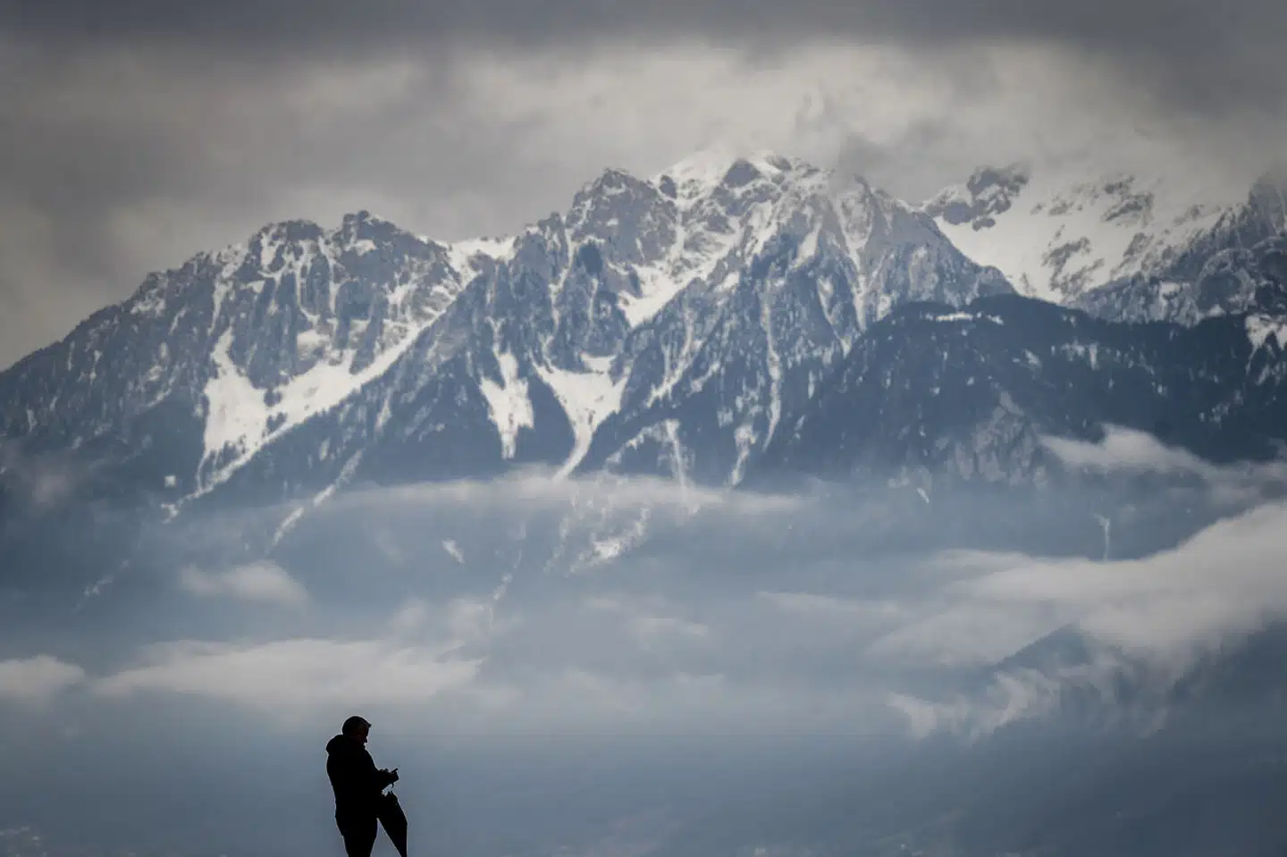 De schweiziske Alper er verdensberømte. Men landets neutralitet begynder at være et problem. Både i Vesten og i forholdet til Rusland.