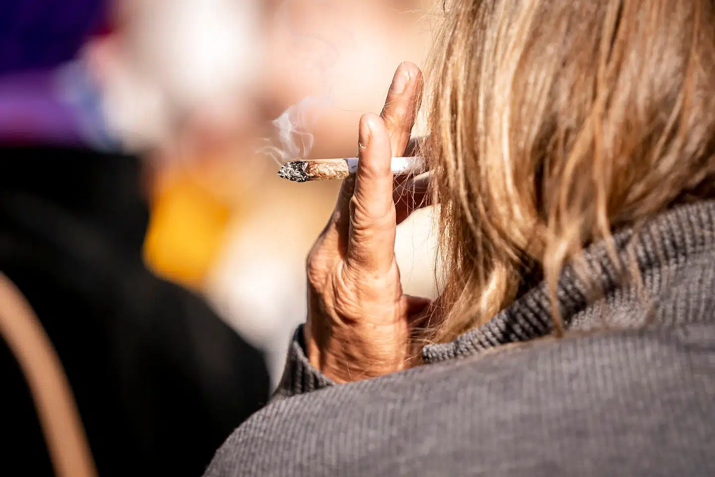 Vi kan som københavnere og som samfund ikke bare lade stå til. Hashsalget finansierer en lang række kriminelle bander som tiltrækker sårbare unge og lokker med nemme og hurtige penge. Vi er nødt til at handle nu, mener Gyda Heding, medlem af Borgerrepræsentationen i København for Enhedslisten.