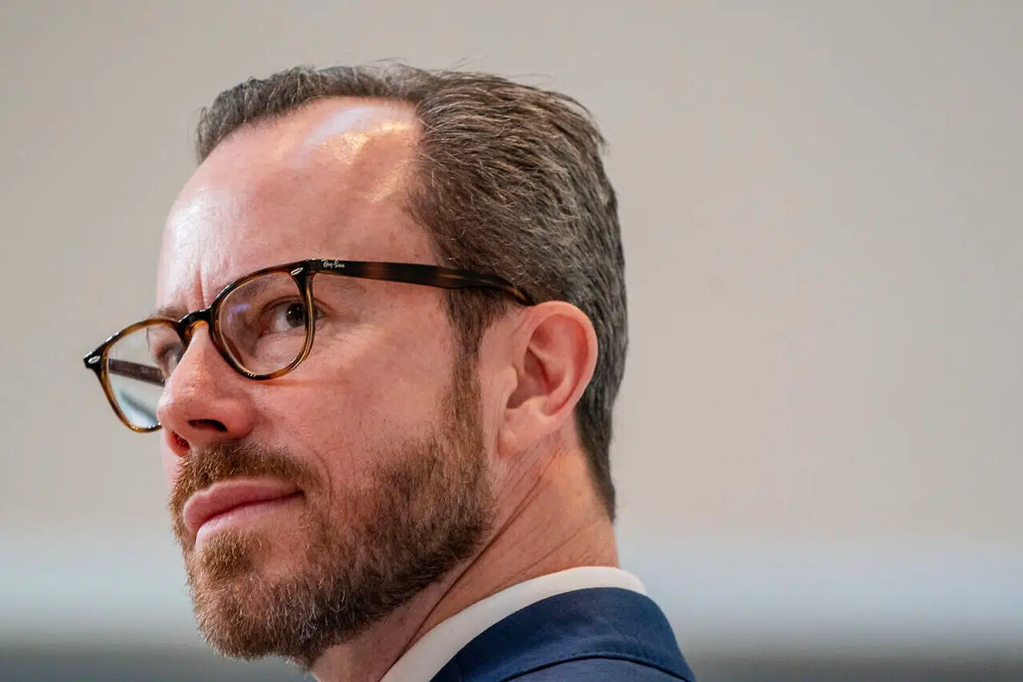 Jakob Ellemann-Jensen (V) kritiserer i et interview med Politiken tidligere forsvarsminister Trine Bramsen.