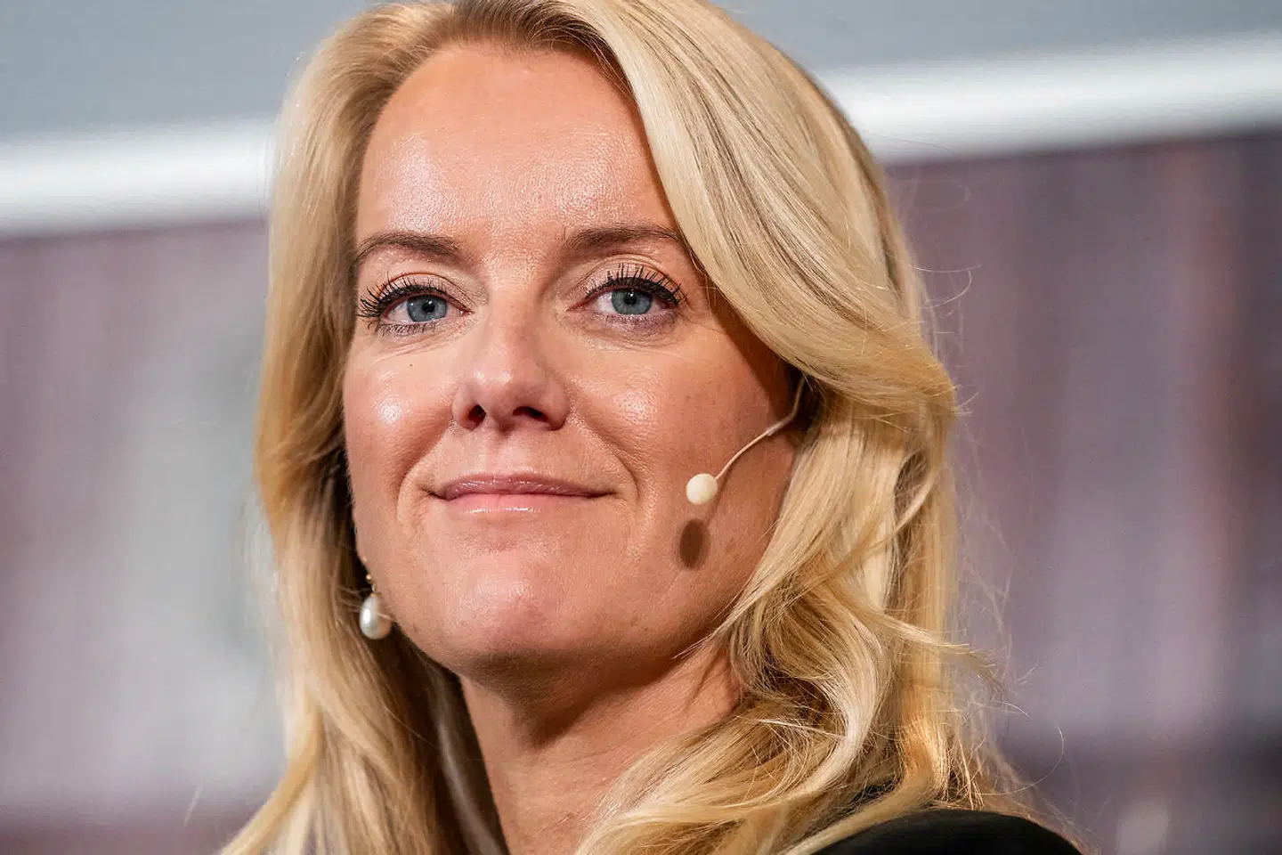 »Engang var det ideologier, der bar et parti. Nu er det i høj grad personer. Det kan give hurtig oprejsning og opmærksomhed, men gør samtidig partiet sårbart, når personen ikke længere vil stå i front,« skriver Mette Østergaard i denne leder, efter at Pernille Vermund har meldt ud, at hun vil træde tilbage som formand for Nye Borgerlige.