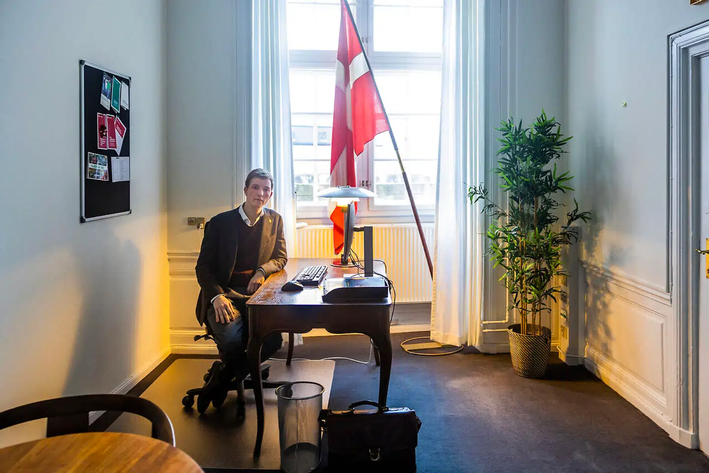 »Man kan sige, at der sker en udskiftning fra et land, der er præget af dansk kultur, og som er beboet af mennesker, som lever dansk kultur, til at være et land, der i højere grad er beboet af mennesker, som ikke lever dansk kultur,« siger Mikkel Bjørn, formand for indfødsretsudvalget og valgt til Folketinget for Nye Borgerlige.