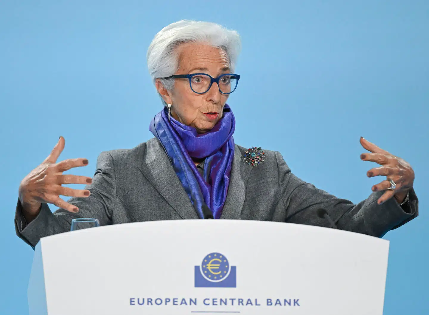 Chefen for Den Europæiske Centralbank (ECB), Christine Lagarde, har gjort det klart, at ECB skal sætte renten meget mere op. Hverken markederne eller analytikerne hører efter. Foto: Arne Dedert/DPA/Rizau Scanpix