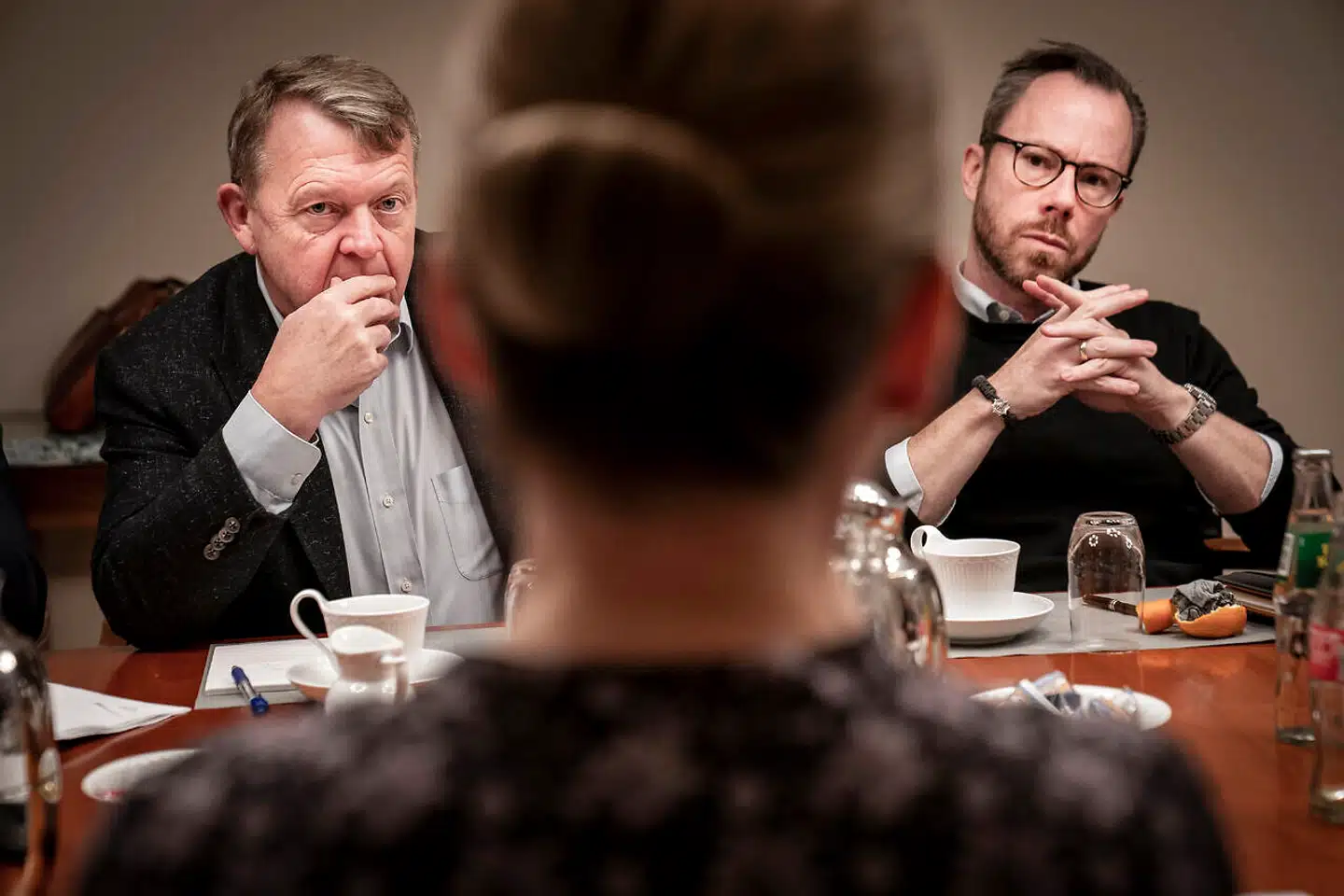 »Hvis regeringen vil nå i mål med ambitionerne om en hurtigere og mere effektiv sagsbehandling, er det nødvendigt med et opgør med de mange regler og kompleksiteten i lovgivningen,« skriver Erik E. Simonsen.