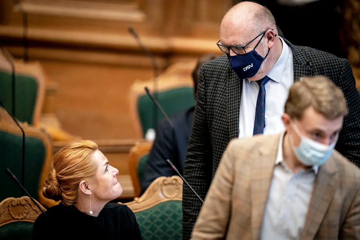 Han kom første gang i Folketinget i 2005, og siden da har han opnået genvalg en række gange. Men ved valget i november lykkedes det ikke, og nu er det slut i dansk politik. Kristian Pihl Lorentzen (V) genopstiller ikke, og han mener, at han har taget sin tørn i dansk politik. På billedet ses han i folketingssalen med Inger Støjberg (DD) og Morten Messerschmidt (DF).