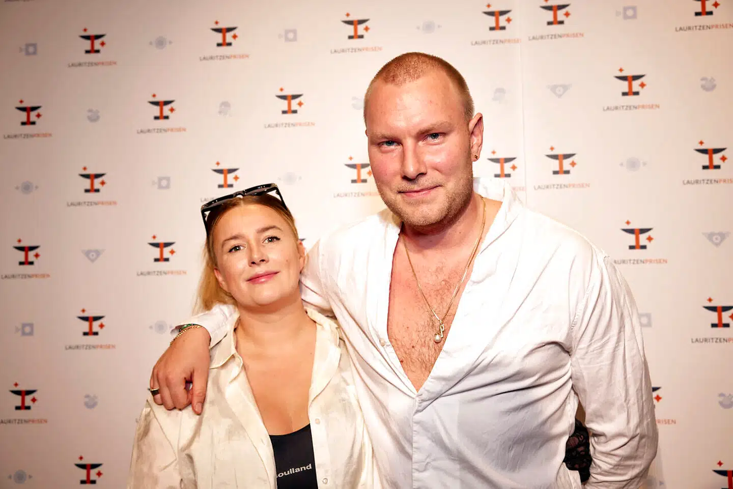 En kommentar fra et rejseselskab tidligere på ugen har trukket flere overskrifter. Nu forklarer radioværterne Maria og Pelle Peter Jencel deres version af sagen.