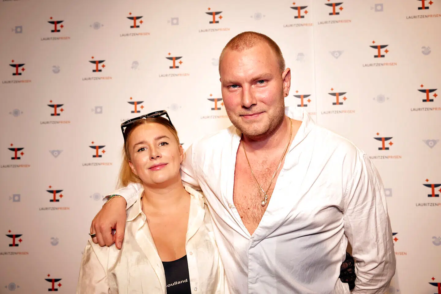 En kommentar fra et rejseselskab tidligere på ugen har trukket flere overskrifter. Nu forklarer radioværterne Maria og Pelle Peter Jencel deres version af sagen.