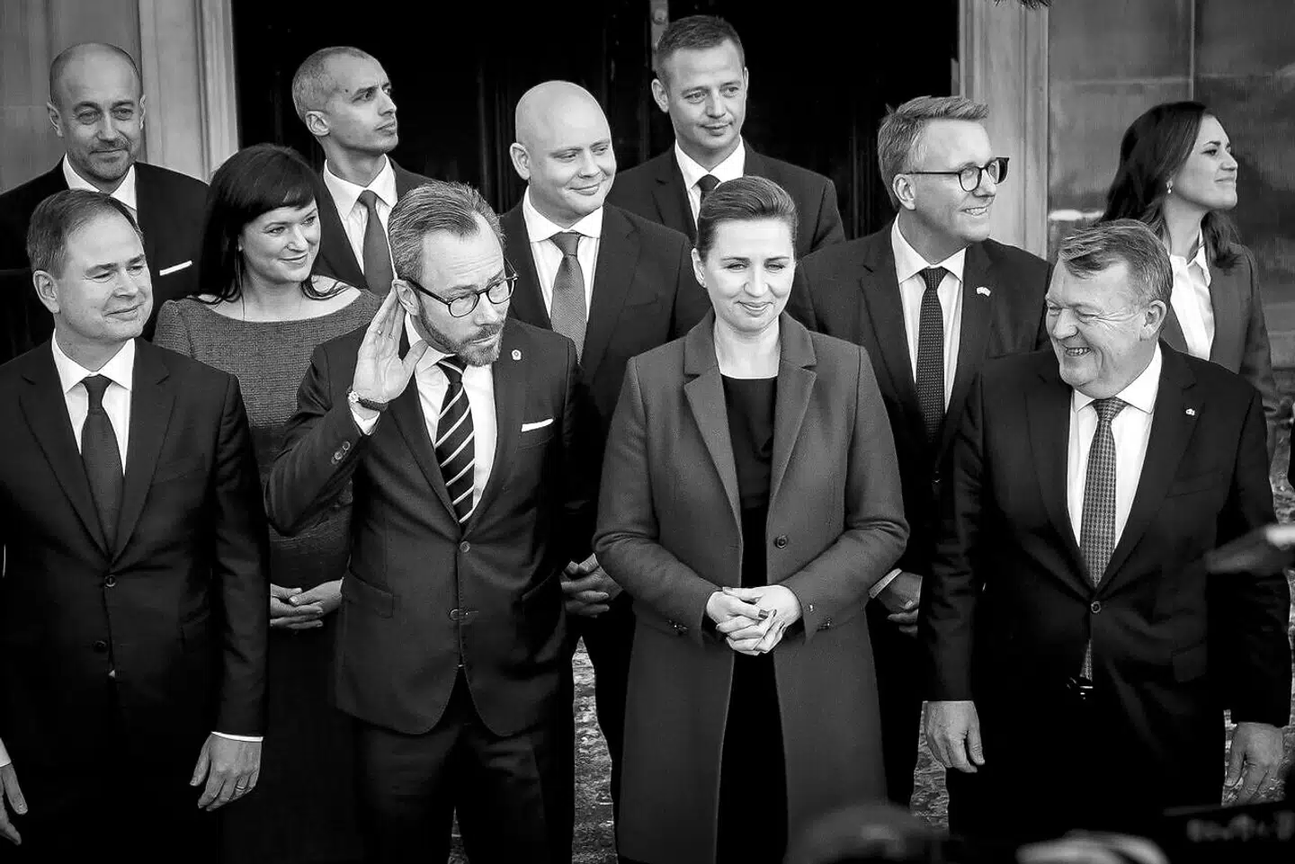 Regeringens ambition om at afskaffe store bededag bliver ikke taget af bordet. Det forklarer udenrigsminister Lars Løkke Rasmussen.