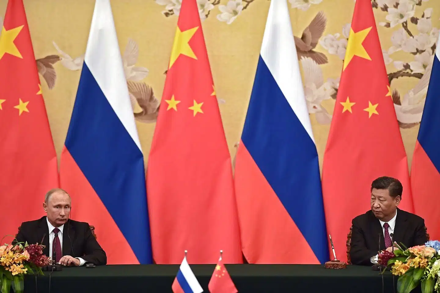 »I sidste ende er beslutningen om invasionen baseret på en fejlanalyse. En russisk kontakt sagde engang til mig, at der i Moskva er megen viden om Ukraine, men der er ingen ekspertise. Hermed mente han, at vidensniveauet var sovjetisk baseret, og at man simpelthen ikke forstod, hvor meget ukrainsk identitet havde udviklet sig gennem de seneste 30 år,« skriver Carsten Søndergaard.