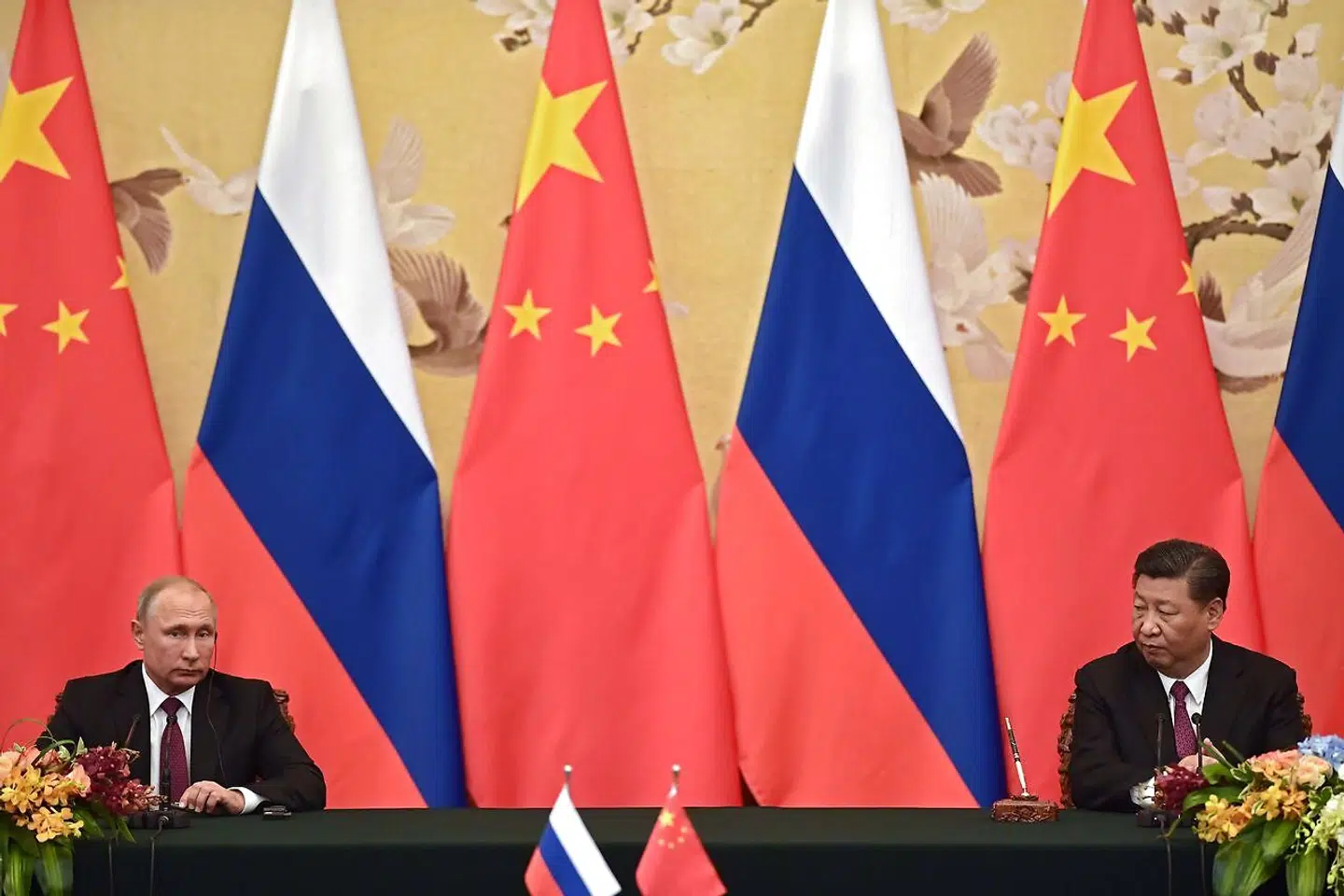 »I sidste ende er beslutningen om invasionen baseret på en fejlanalyse. En russisk kontakt sagde engang til mig, at der i Moskva er megen viden om Ukraine, men der er ingen ekspertise. Hermed mente han, at vidensniveauet var sovjetisk baseret, og at man simpelthen ikke forstod, hvor meget ukrainsk identitet havde udviklet sig gennem de seneste 30 år,« skriver Carsten Søndergaard.