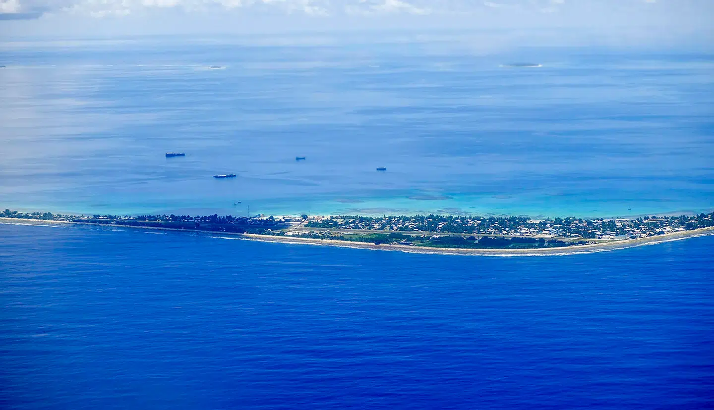 Tuvalus største ø, Fongafale. Landet består af i alt ni øer.