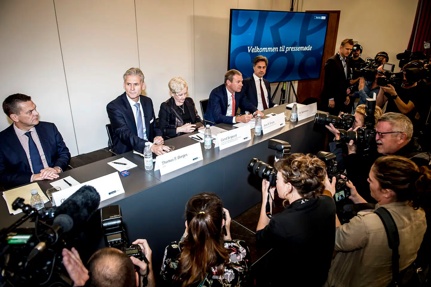 Hvidvaskskandalen hos Danske Bank førte til en ny ledelse og et stort dyk i aktiekursen. Her ses afgående direktør Thomas Borgen inden et pressemøde i september 2018.