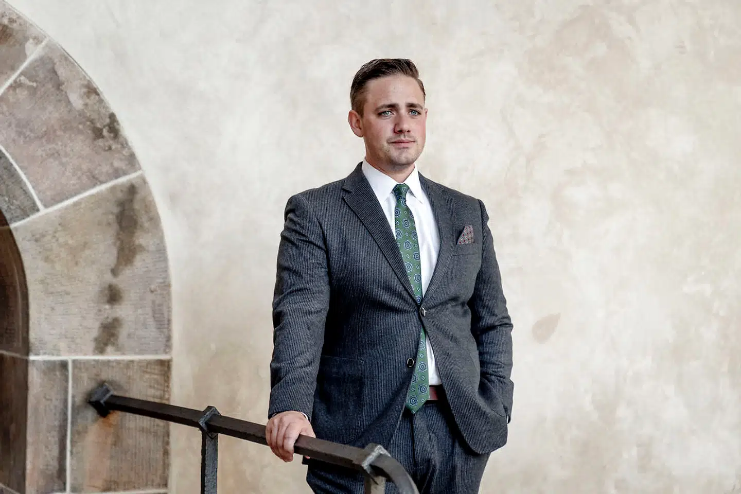 Forfatteren Christian Egander Skov dissekerer dansk borgerlighed med intellektuel tyngde og sprogligt overskud. Derfor er han indstillet til Berlingskes Fonsmark-pris 2023.