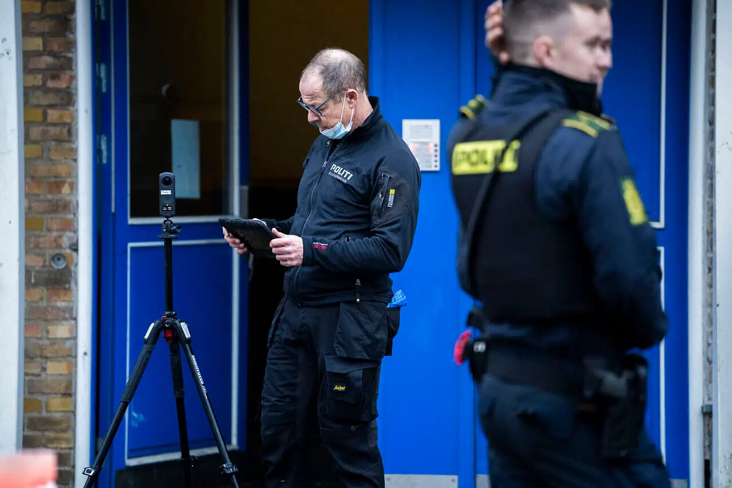 Københavns Politi skød og dræbte en person i Moselgade på Amager onsdag 4. januar i forbindelse med, at en betjent blev såret af knivstik. Betjenten blev et af mindst ti ofre for knivstikkerier i København i løbet af de seneste to uger.