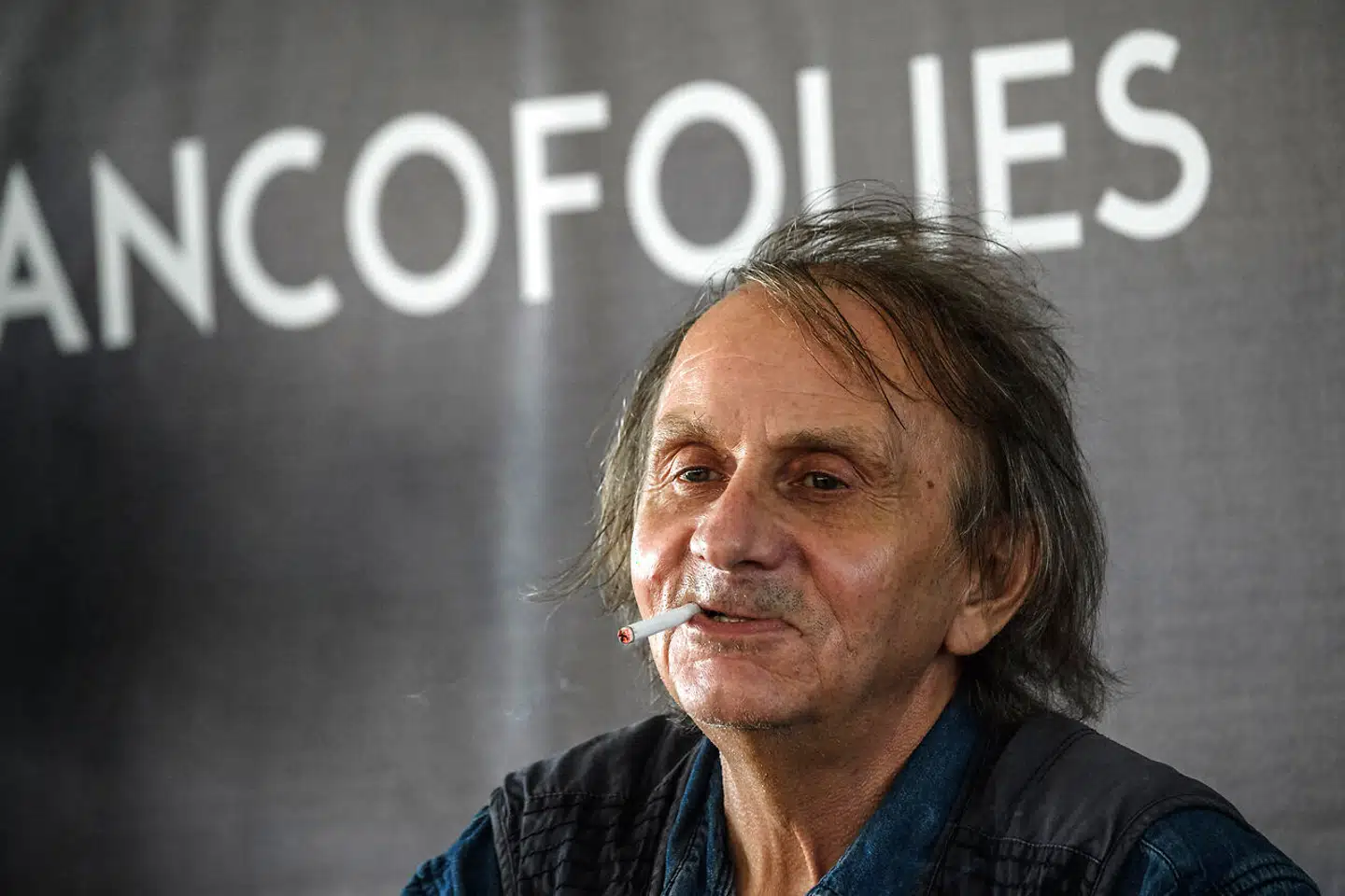 Michel Houllebecq har i lang tid chokeret og provokeret franskmændene med sine udmeldinger om islam. I sin bog »Underkastelse« fra 2015 beskrev han et Frankrig uden selvtillid, der vælger en muslim som præsident for at undgå den nationalkonservative Marine Le Pen.