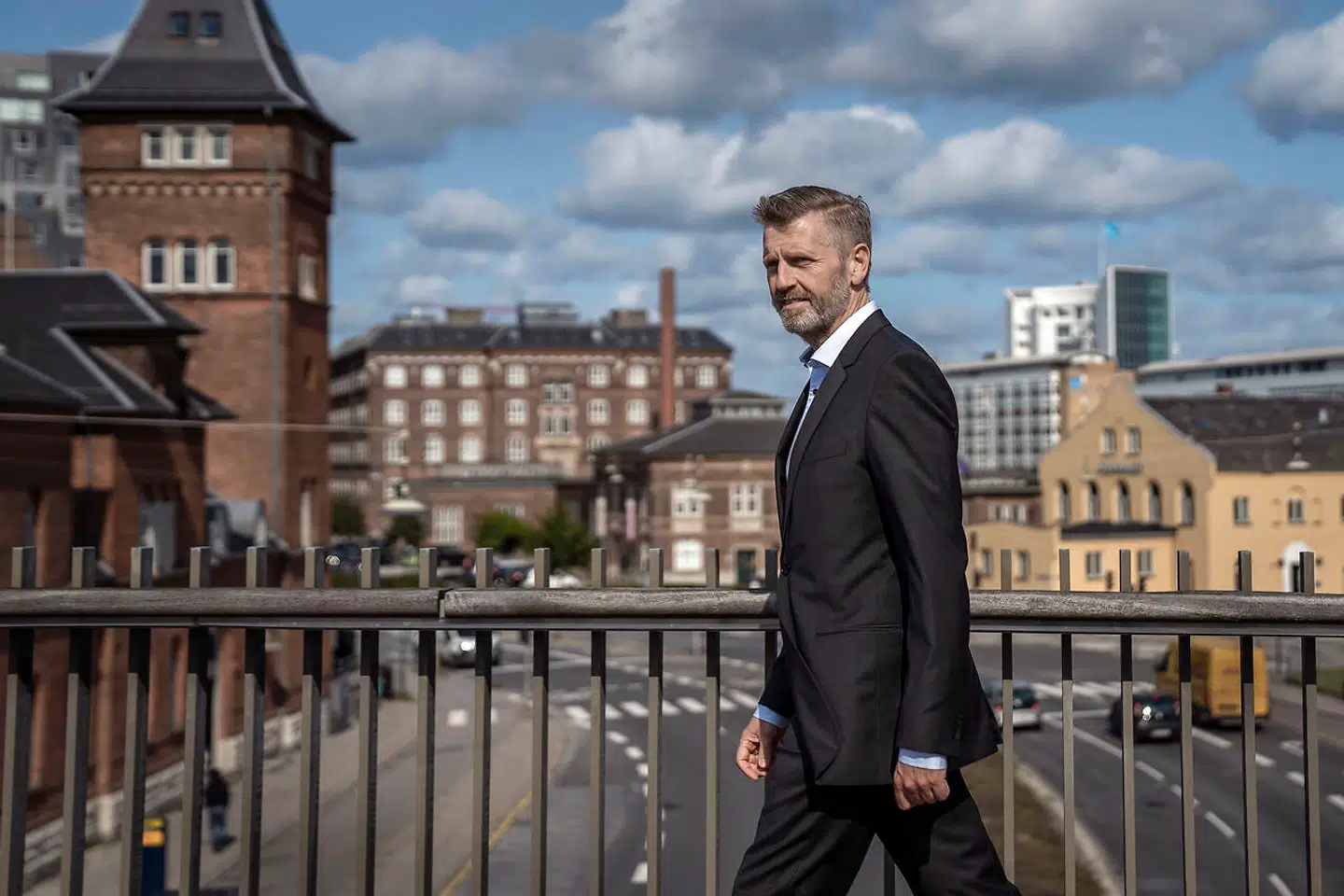 Mikael Mogensen, cheføkonom hos Mybanker, har regnet sig frem til, at det med det nuværende renteniveau kan være billigere at leje frem for at eje bolig.