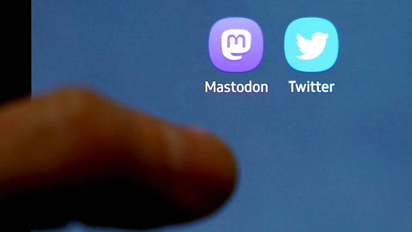 Masser af Twitter-brugere har kastet sig over Mastodon, som på mange måder ligner Twitter til forveksling, efter rigmanden Elon Musks overtagelse i oktober. Investorerne har lugtet lunten, men er blevet afvist ved hoveddøren.