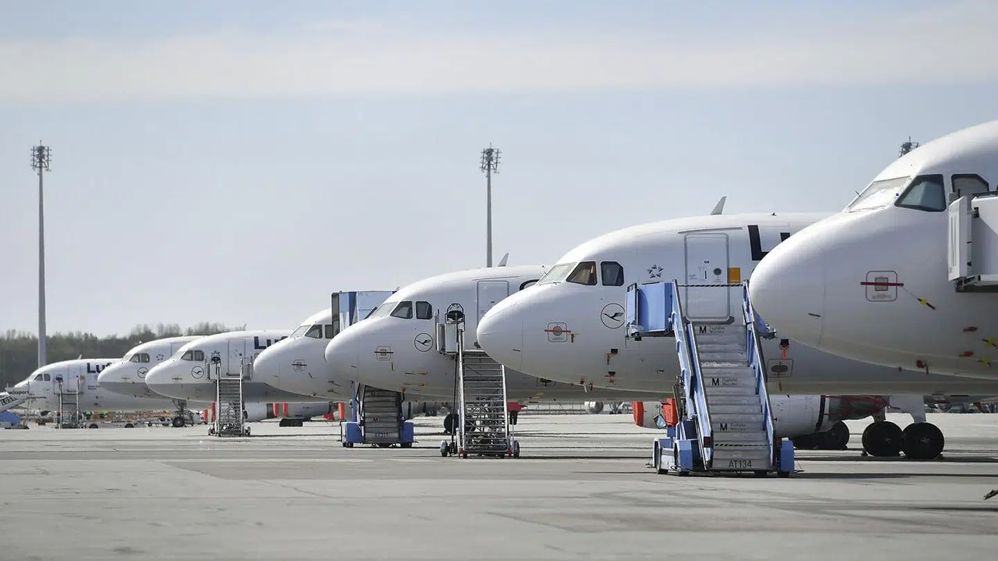 Hundredvis af fly blev under coronakrisen parkeret på fjerne landingsbaner og i ørkener, fordi der ikke var brug for dem, da luftfarten kollapsede totalt på grund af de mange rejseforbud. En masse af de fly er stadig ikke taget i brug, for der er brug for omfattende vedligeholdelse, før de kan flyve igen.