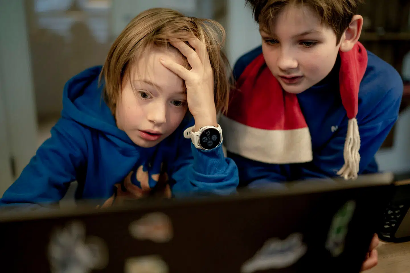 Højtbegavede børn defineres typisk som børn med en intelligenskvotient på 130 eller derover. En »normal« intelligenskvotient ligger typisk på mellem 90 og 110.