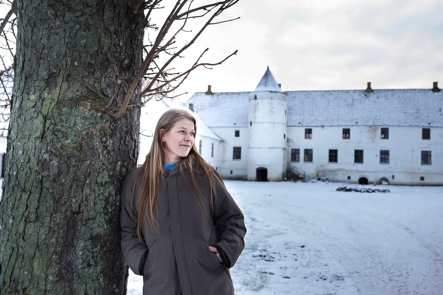 Det kræver et dybt greb i lommerne at renovere hovedbygningen på Lerkenfeldt Gods. Signe Gruelund og hendes mand Mikkel Johansen har en stor kærlighed til stedet, der gør, at de »nok skal komme i mål«.