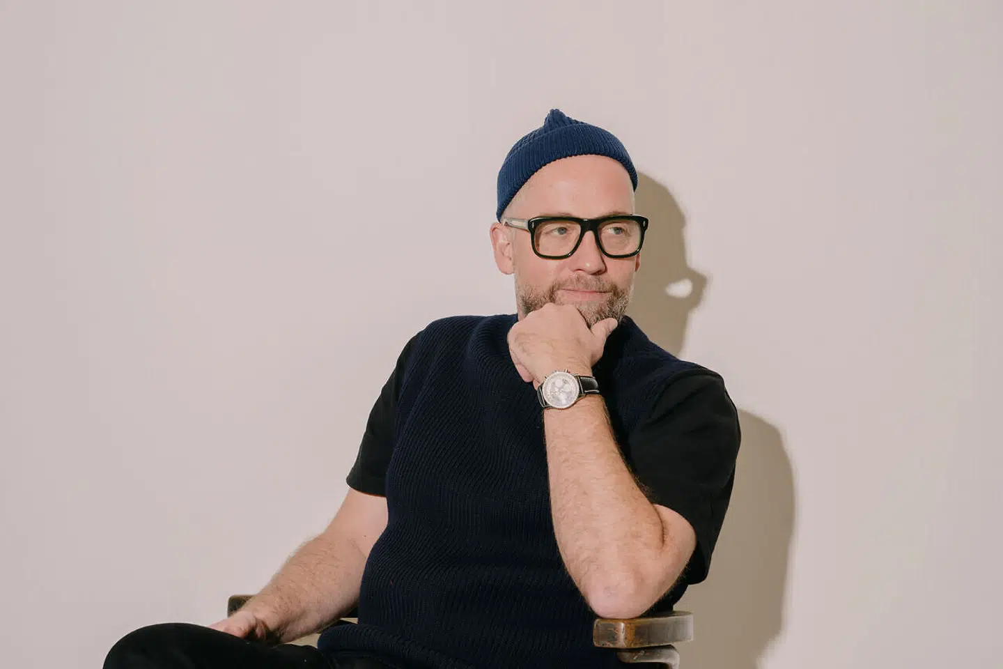 »»Nu er det nu,« tænker jeg. Jeg er blevet 40, og hvis jeg vil være billedkunstner, skal jeg gøre det nu, og tænker, at det nok er meget nemt. Det viser det sig ikke at være.«