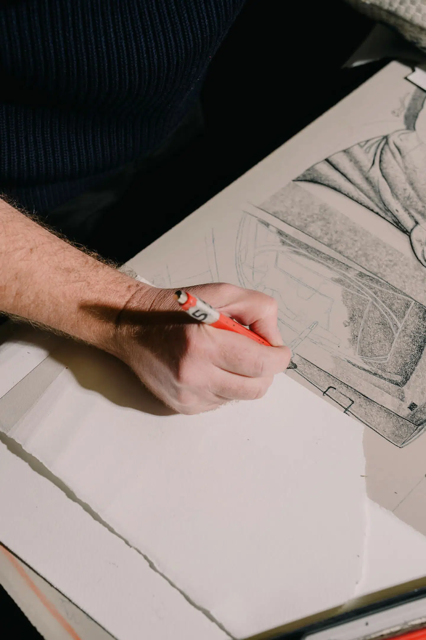 »Min mor siger, at jeg har tegnet, siden jeg kunne holde på en blyant. Ret tidligt opbyggede jeg en fordybelsesevne, så jeg kunne sidde med en tegneblok meget længe ad gangen.«