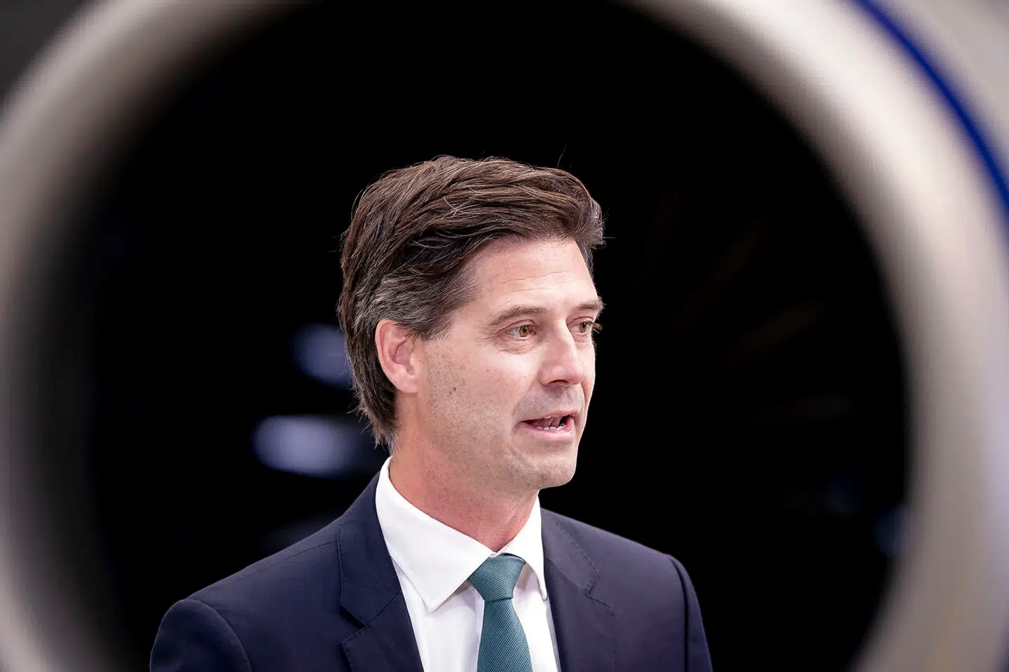 SAS skal finde en ny topchef, efter at det er blevet offentliggjort, at Simon Pauck Hansen stopper. Bestyrelsesformanden Carsten Dilling åbner for, hvad koncernen vil gå efter med en ny topchef.