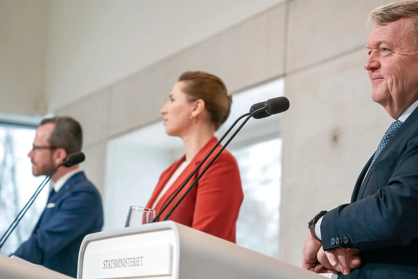 »I grundlaget Ansvar for Danmark ligner det, at regeringen tager mere ansvar for den ældre generation end for den unge,« skriver Mette Østergaard i denne leder.