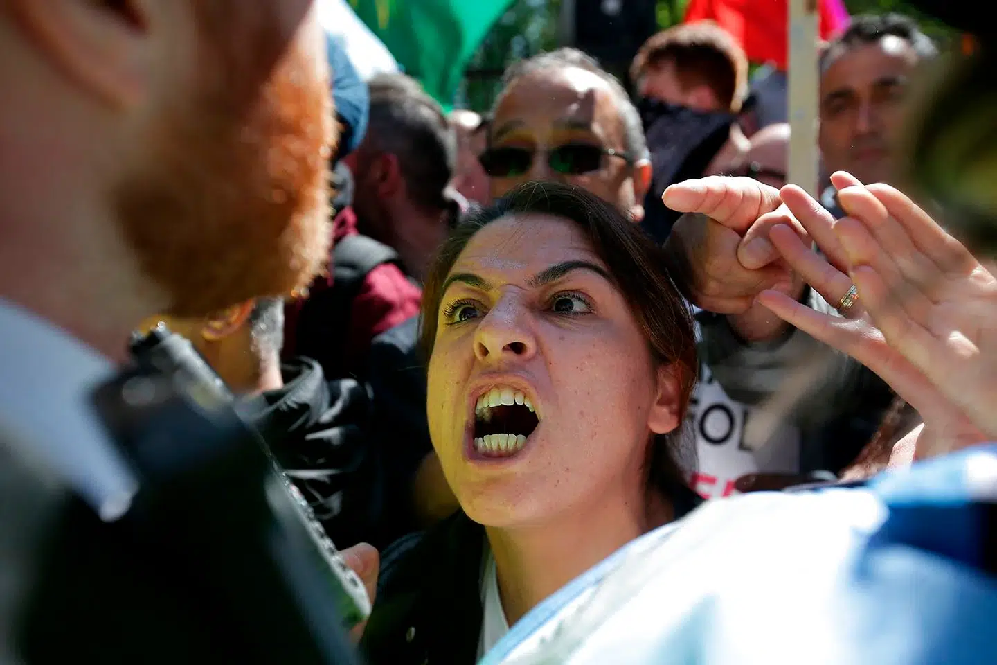 Kvinder er vredere end mænd. Men ofte lader de vreden ulme, uden at den kommer op til overfladen i offentligheden.
