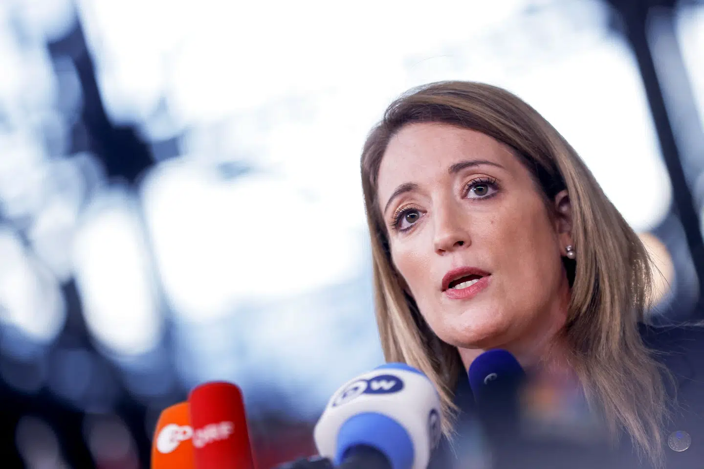 EU-Parlamentets formand, Roberta Metsola, vil tage korruptionssagen fra EU-Parlamentet op på EU-topmødet torsdag. Johanna Geron/Reuters